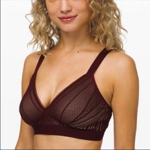 LuluLemon Awake to be Lace Bra Sz 34B NWT